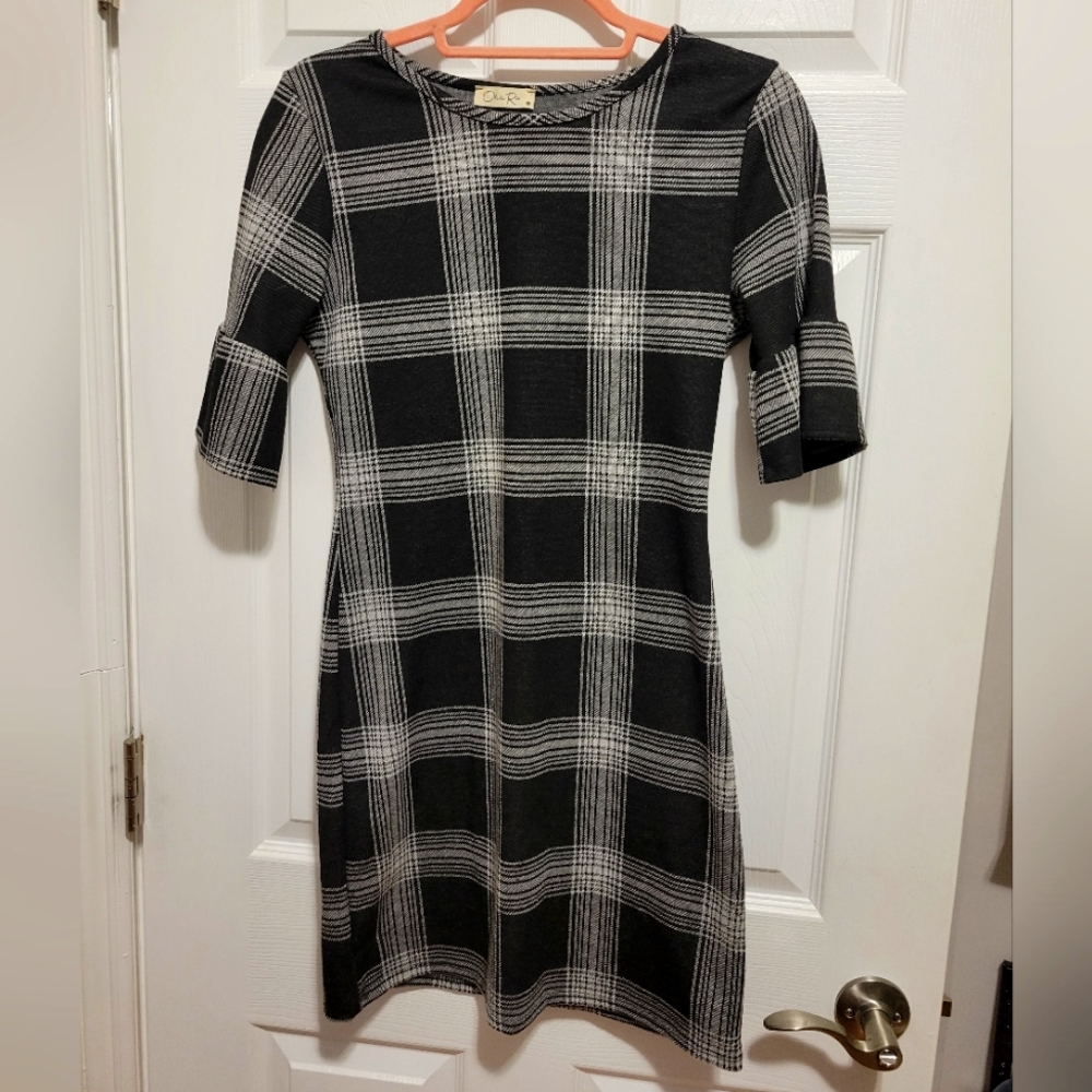 Olivia Rae mini dress, size large